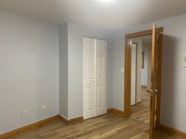Building Photo - 4619 S Prairie Ave