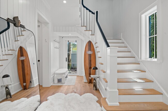 Building Photo - 5525 Jimmy Buffett Mem Hwy