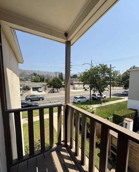 Building Photo - 1721 N Glenoaks Blvd