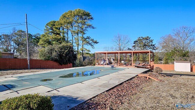 Building Photo - 1203 Governors Dr SE