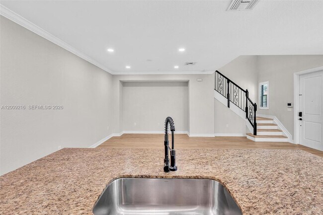 Building Photo - 11541 SW 15th Ave