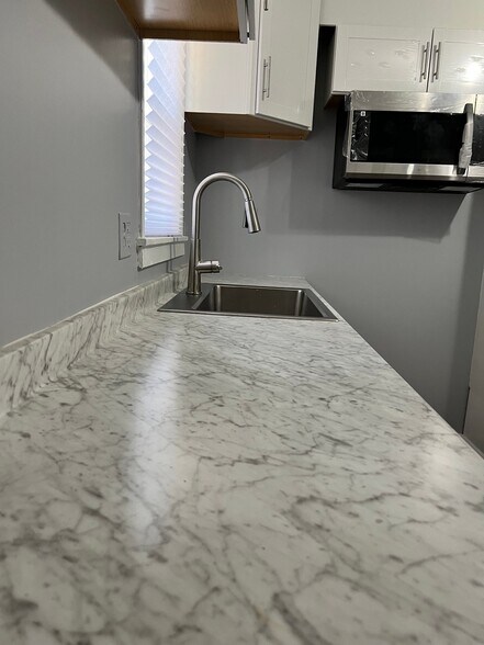 Building Photo - 1012 Louise Rd