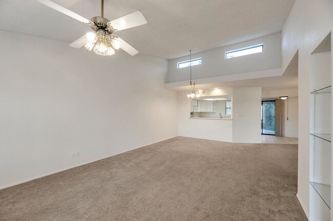 Primary Photo - Charming 2 Bedroom, 2 Bathroom in Fountain...