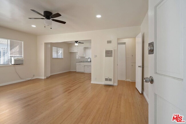 Building Photo - 414 E Dryden St