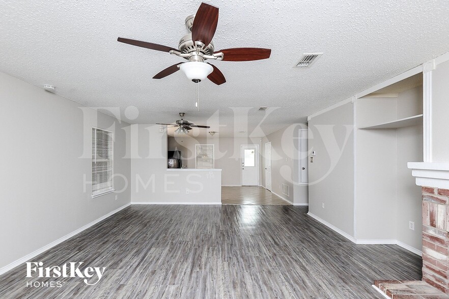 Building Photo - 8771 Cove Meadow Ln