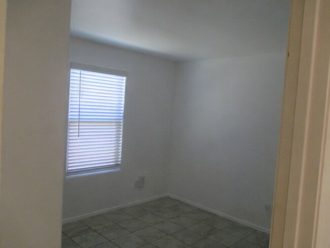 Building Photo - Bright 3BR + Fenced Yard + Community Pool Access in Rancho Sahuarita