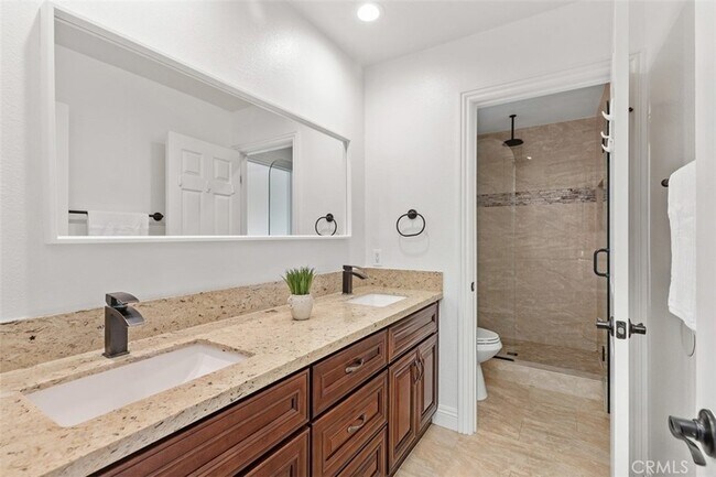 Building Photo - 26451 Vía Juanita