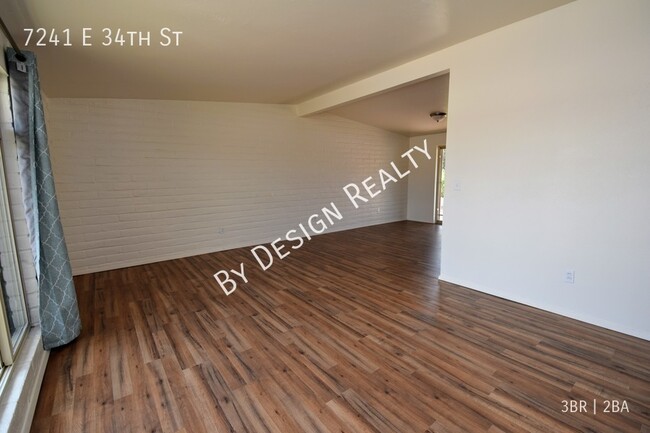 Building Photo - Beautifully Remodeled East Side 3 Bed 2 Ba...