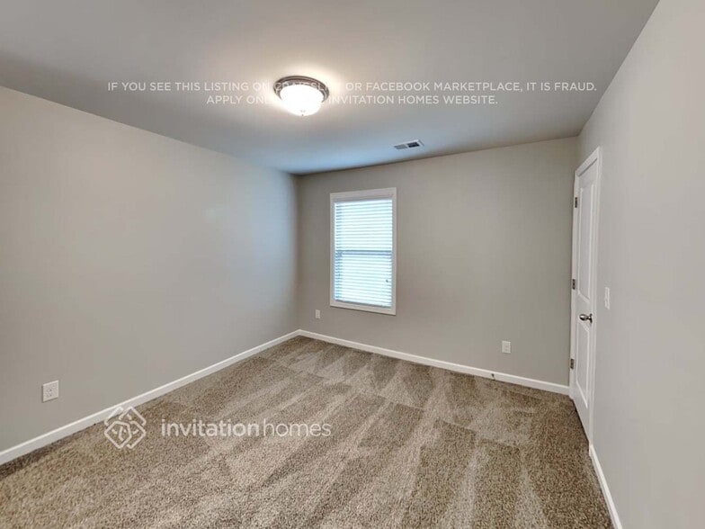 Building Photo - 56 Oak Point Ct