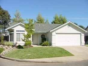 Building Photo - 120 Cottage Pl