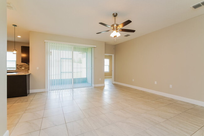 Building Photo - 1424 Kissimmee Ct