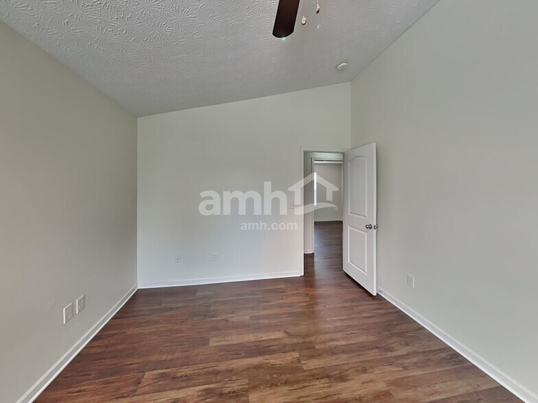 Building Photo - 5840 Mattox Cir