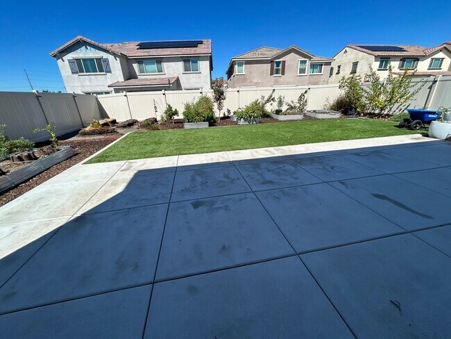 Building Photo - Like New 4 Bedroom + Loft Menifee Home