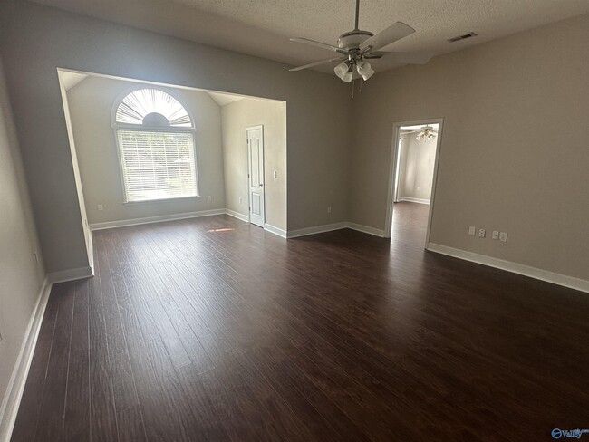 Building Photo - 129 Cannes Dr