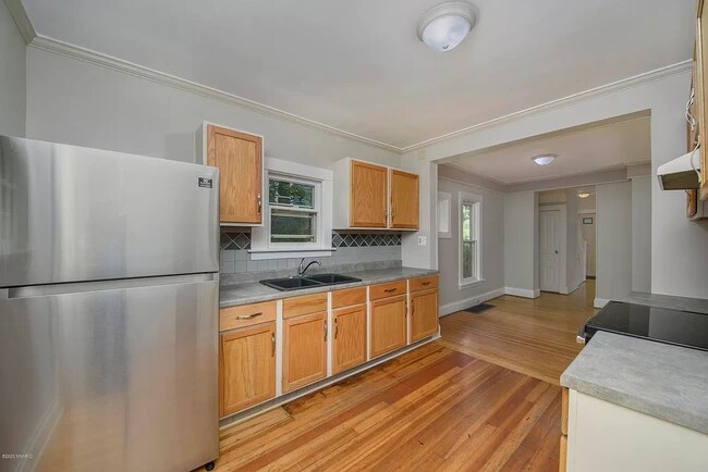 Kitchen - 408 Hilbert St