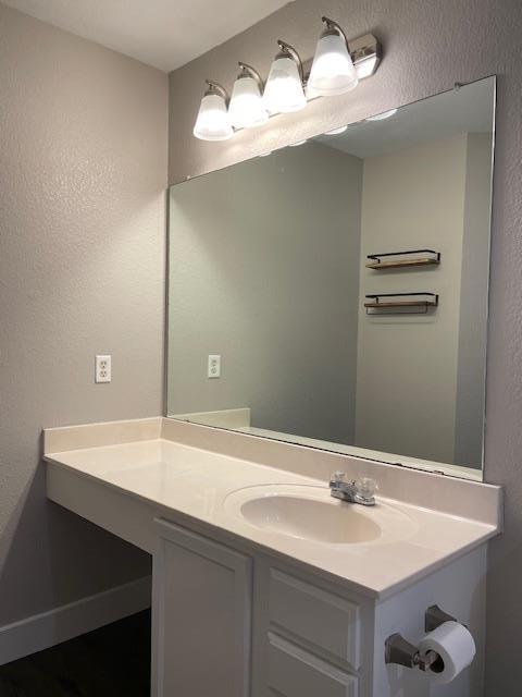 Building Photo - 4402 King's Canyon Dr