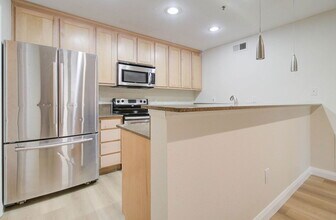 Building Photo - 4704 E Paradise Village Pkwy N