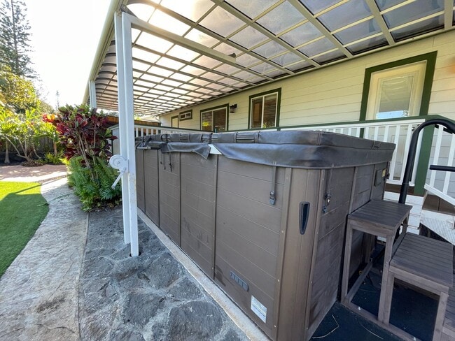 Building Photo - Fully Furnished Executive 3BR / 2BA Home on Pukalani Golf Course