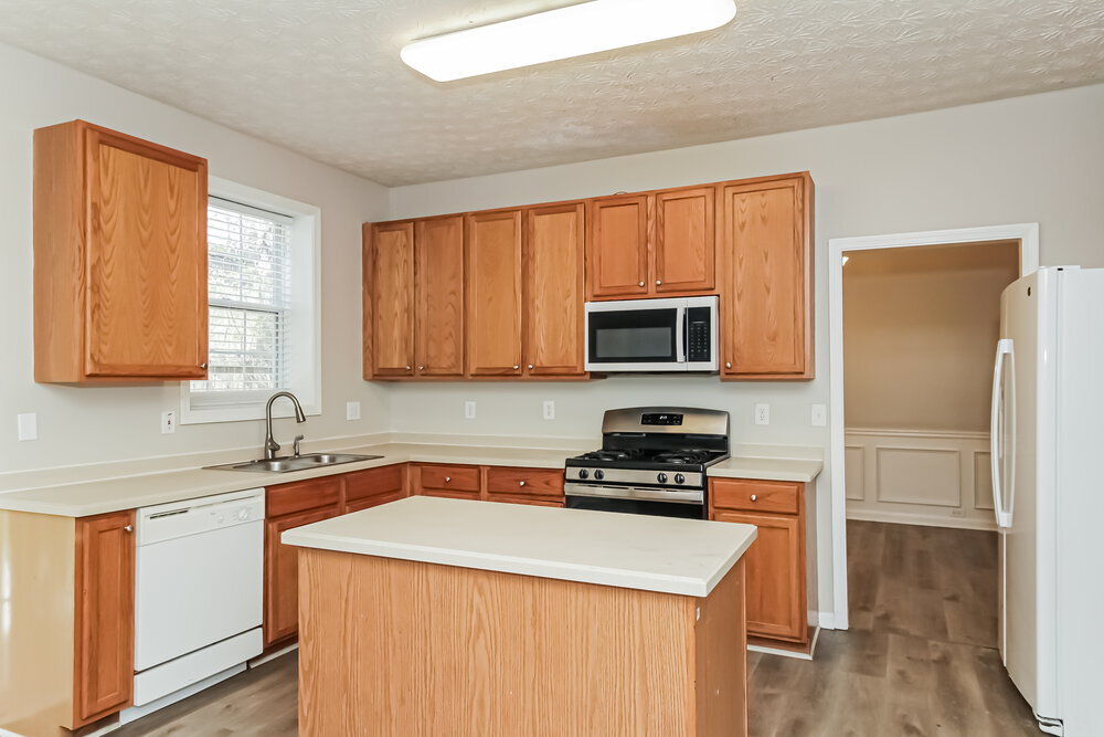 Building Photo - 3130 Kirkwood Dr NW