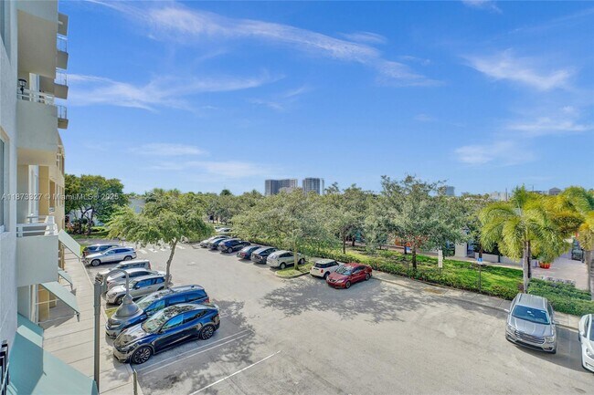 Building Photo - 2775 NE 187th St