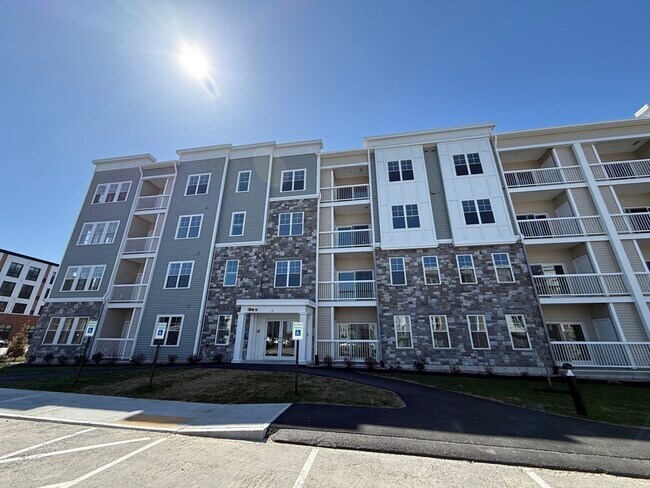 Building Photo - 6 Stratton Dr