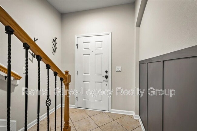 Building Photo - 13354 Solar Dr
