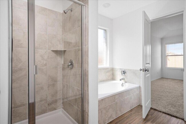 Building Photo - 404 Escondido Cir