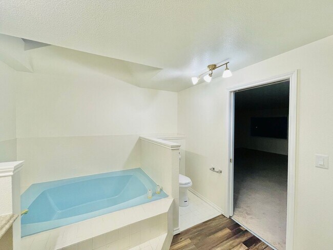 Building Photo - Luxurious 4-Bedroom Retreat with Mount Rai...