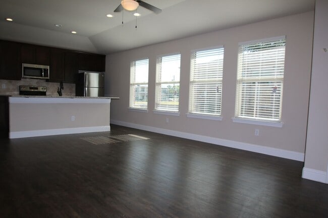 Building Photo - 1308-1312 White Sand Dr.