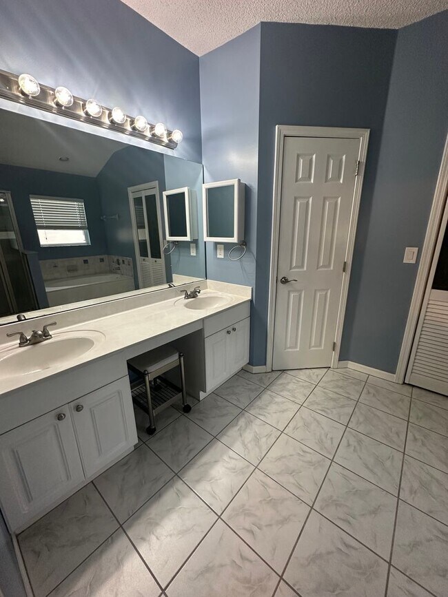 Building Photo - Stately Brick Home, Bent Creek Community &...