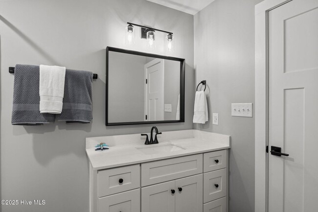 Building Photo - 122 Long Pond Loop