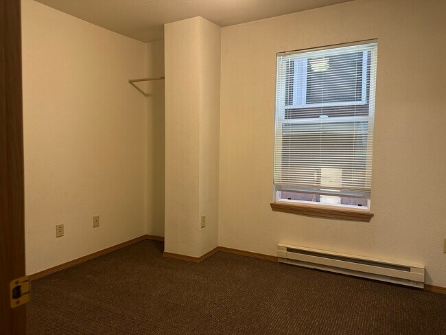 Building Photo - 540 NE Maiden Ln