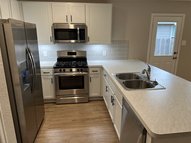 Building Photo - 132 Pine Bend Ct