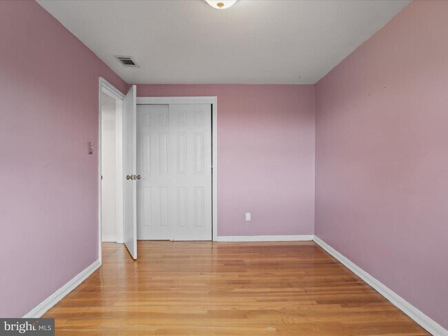 Building Photo - 209 Guthrie Ave