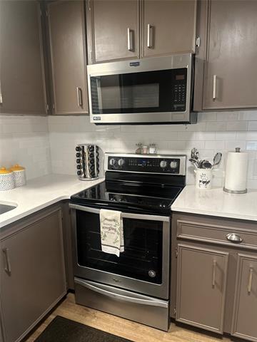 Building Photo - 1649 Palm St