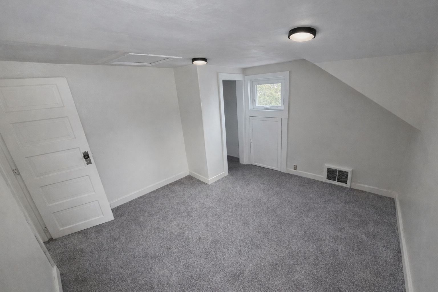 Building Photo - 1462 Grand Ave