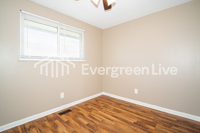 Building Photo - 7414 Cedar Knolls Dr