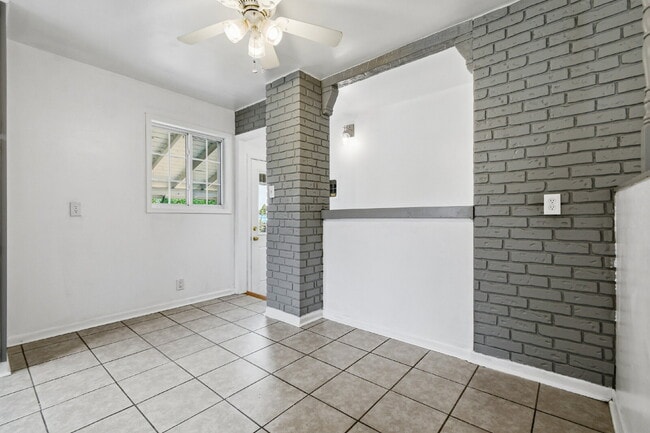 Building Photo - Charming 3-Bedroom with 2 Baths and Extra Room in Basement!