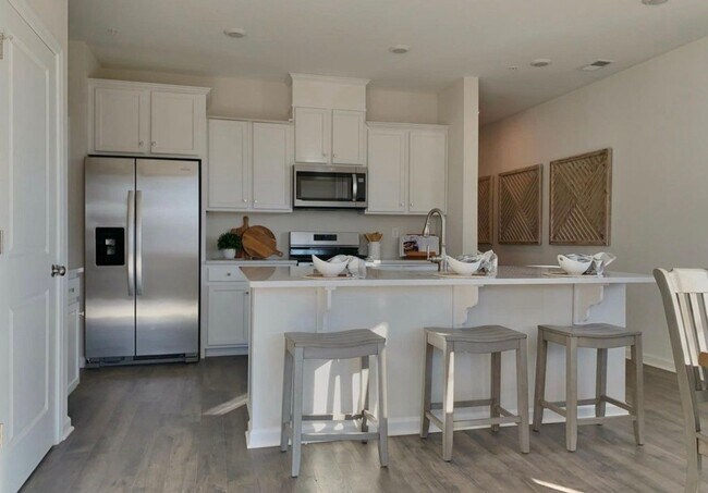 Building Photo - Stunning 4-Bed Townhome in Quakertown! Available March 1st!