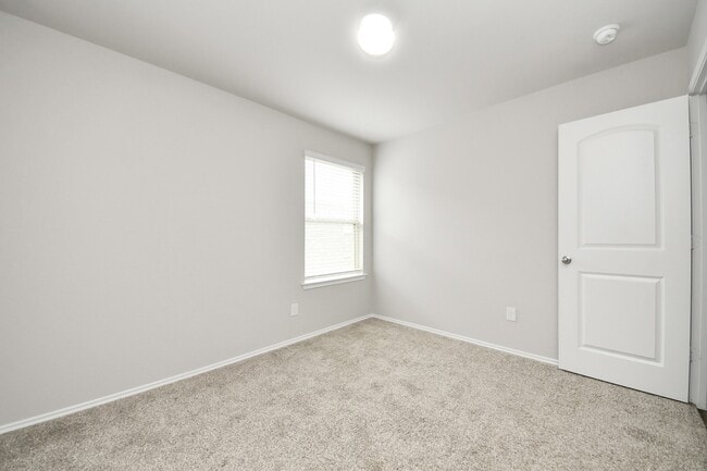 Building Photo - 16916 Rich Pines Dr