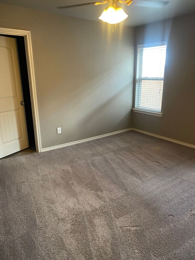 Building Photo - 3 bed 2 bath - Frenship ISD