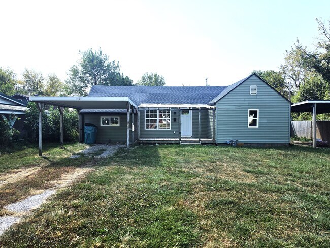 Building Photo - 1626 W Thoman St
