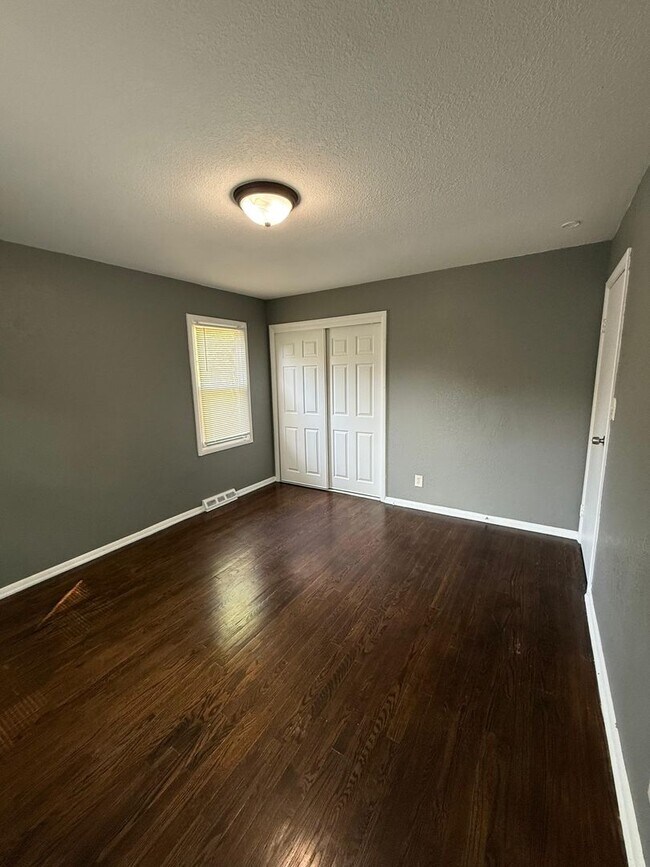 Building Photo - 4 bedroom 1 bathroom spacious property. Beautiful home section 8 ready. If you would like to view...