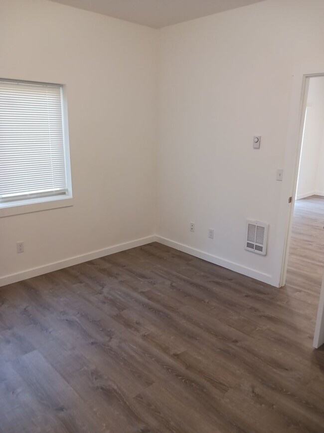 Building Photo - 3 bedroom, 2.5 bath in Downtown Ferndale