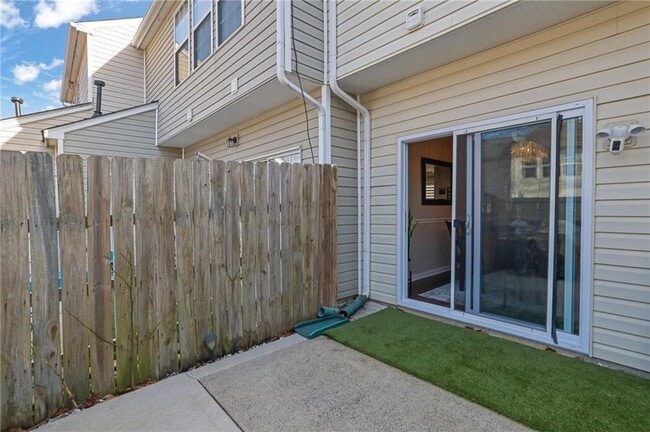 Building Photo - 13300 Morris Rd