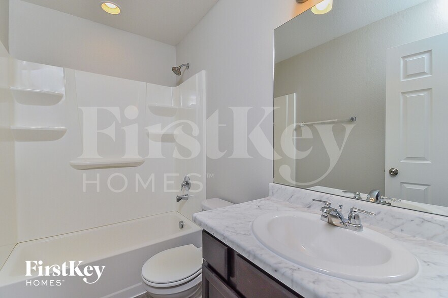 Building Photo - 11663 Ducal Point