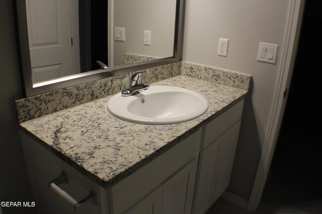 Building Photo - 1014 Rebeca Wy