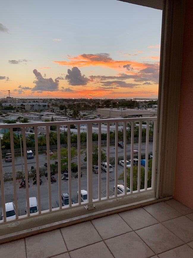 Sunset view - 3312 Northside Dr
