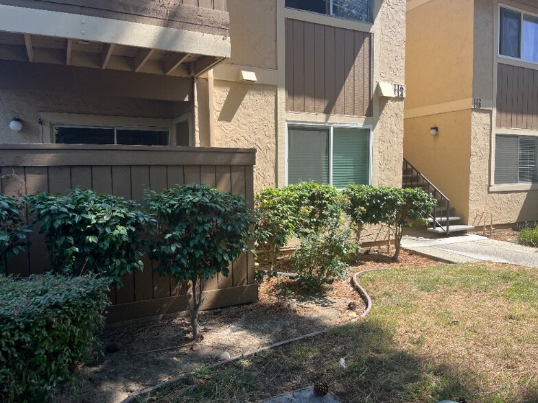 Building Photo - 114 Damsen Dr