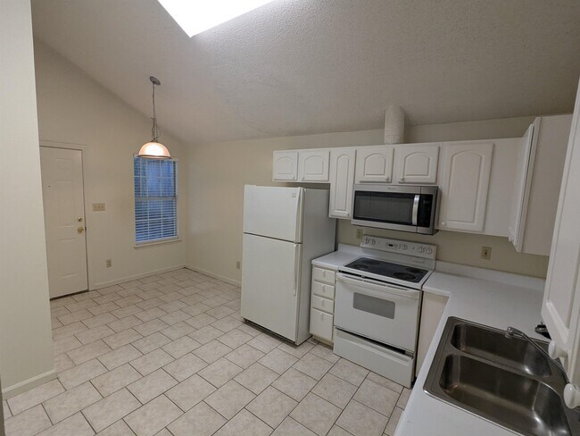 Building Photo - 2756 Oak Park Ct